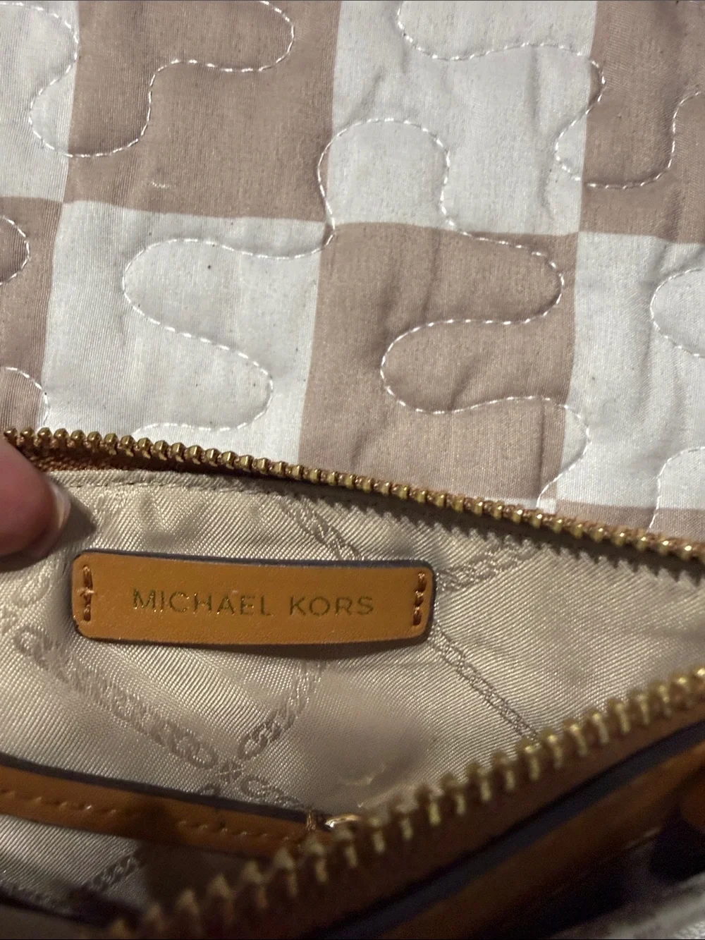Michael Kors White & Brown Signature Zip Card Case